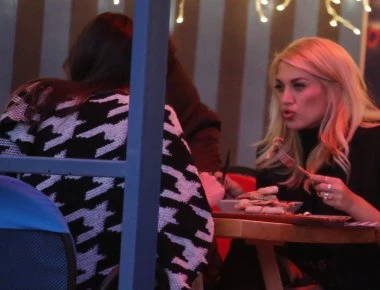 Η Σπυροπούλου κάνει διακοπές στη Ρόδο (φωτο)